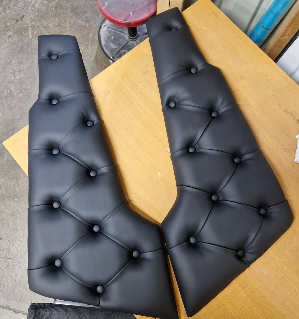 Knappstoppade dörrsidor