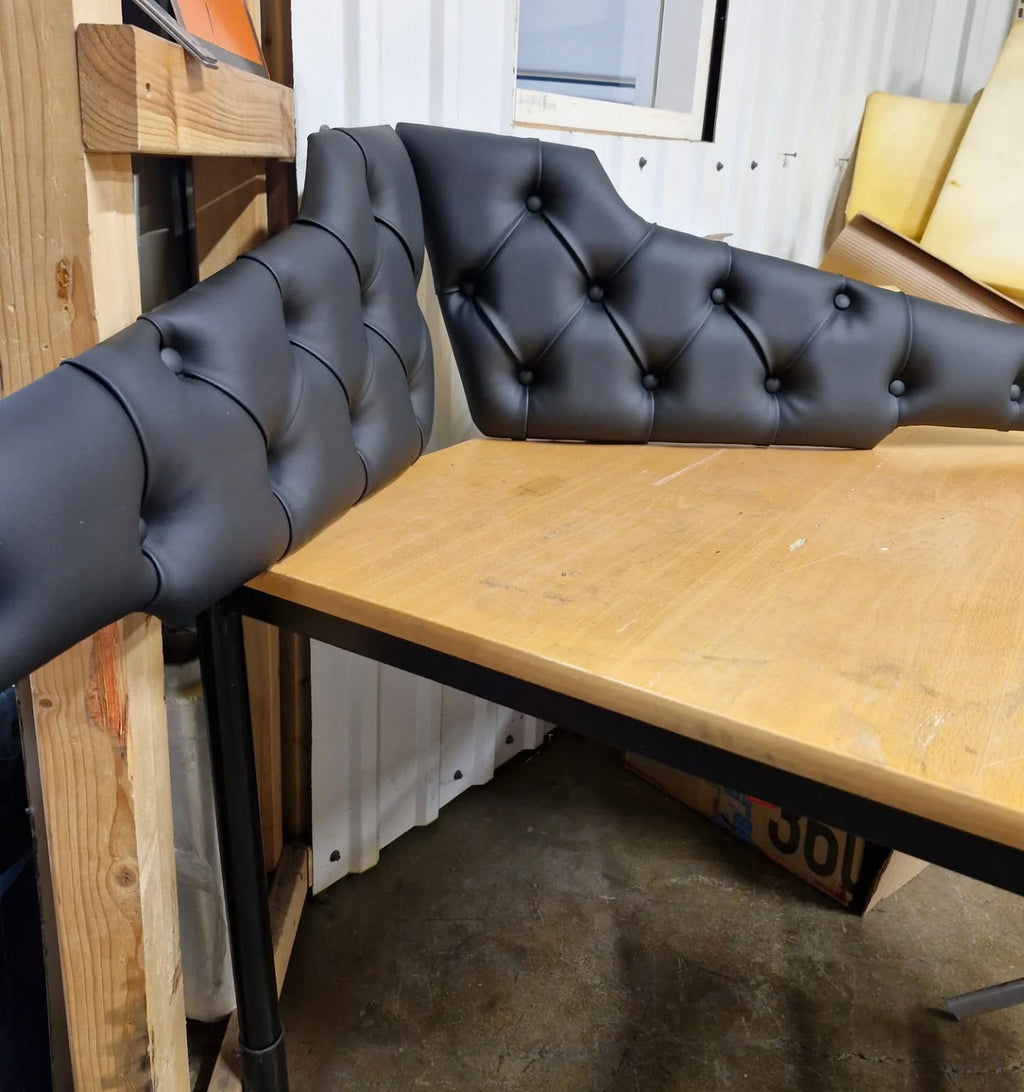 Knappstoppade dörrsidor